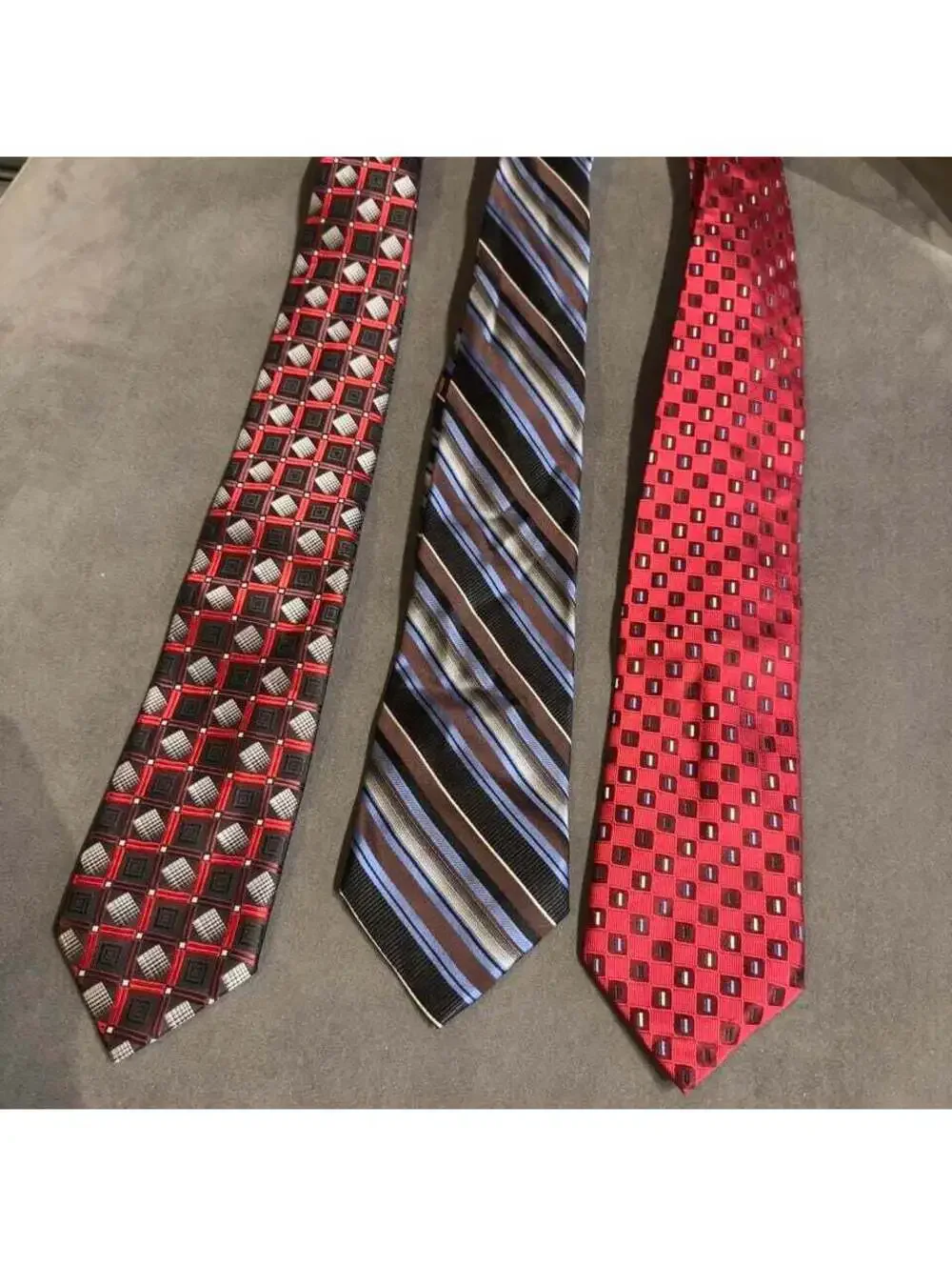 Set of 3 men's ties in black and red #accessorize